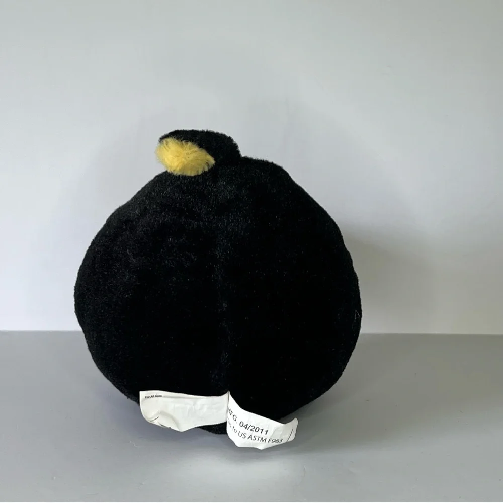 Angry Birds 2011 Plush Bomb Black Bird Good Stuff Toys 7”